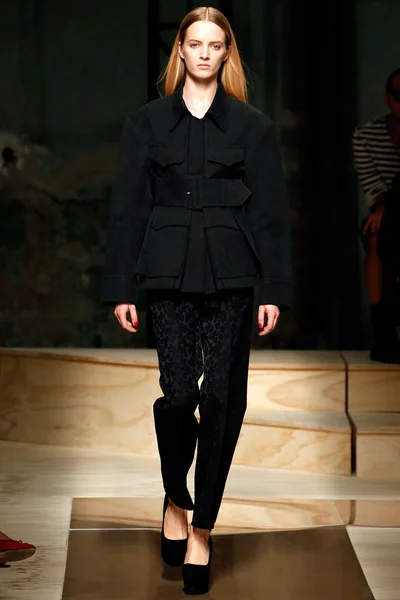 Look 9
